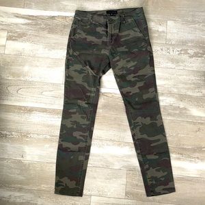 Sanctuary Camo Jeans Size 27